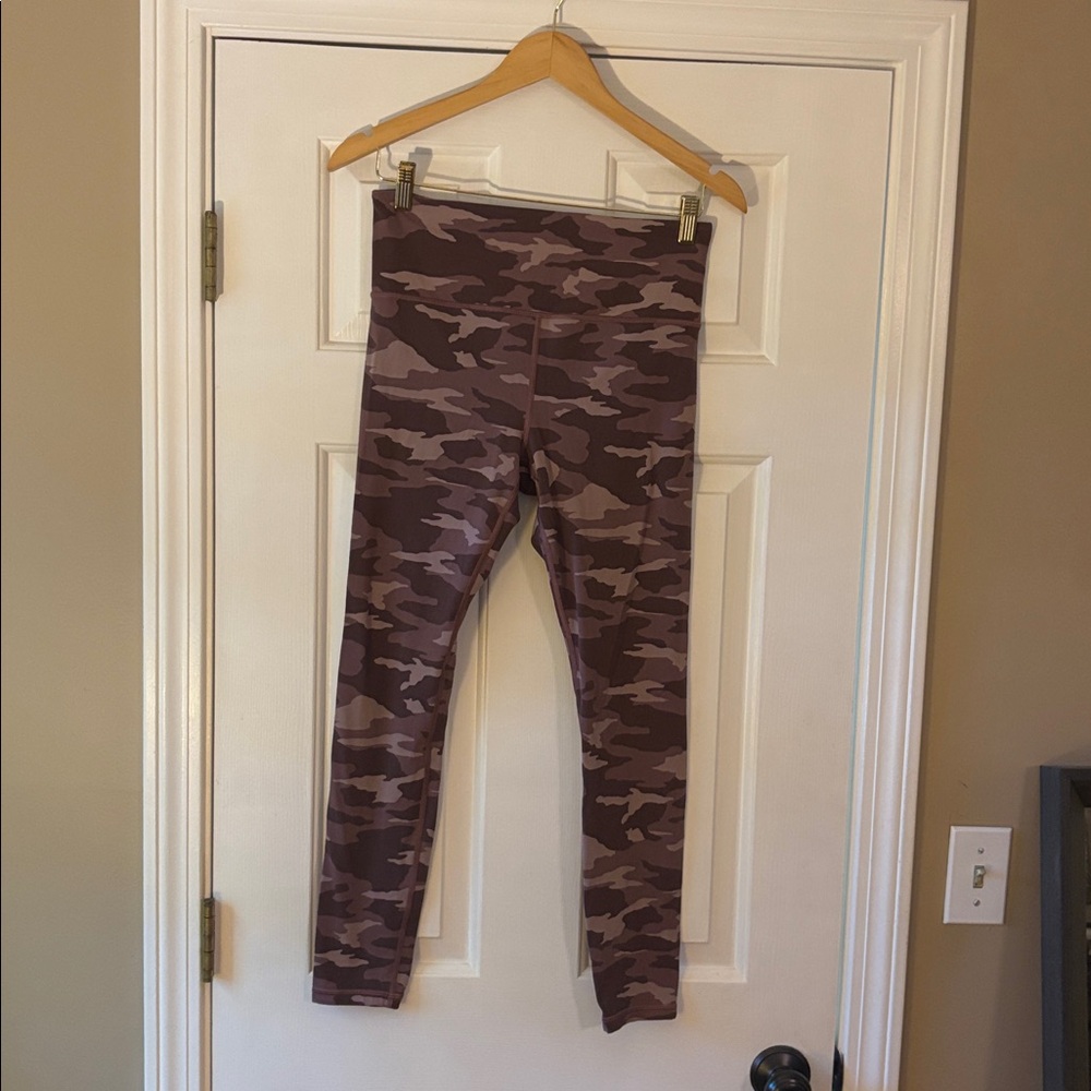 Athleta Mauve Camo Print Leggings